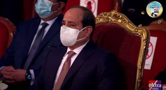 بكاء الرئيس السيسي متأثر بكلمة الطفل