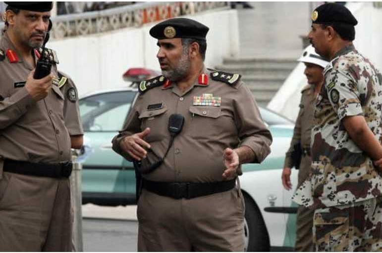 صادم..  ضبط عمالة وافده في السعودية تقوم بهذه الاعمال داخل احد المدارس ..ماعثرو عليه فاجئ الجميع