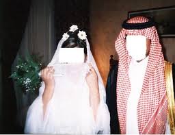 شاب سعودي تأخرت فتاة في الموافقة على خطبته ومافعله الشاب كان صادم 