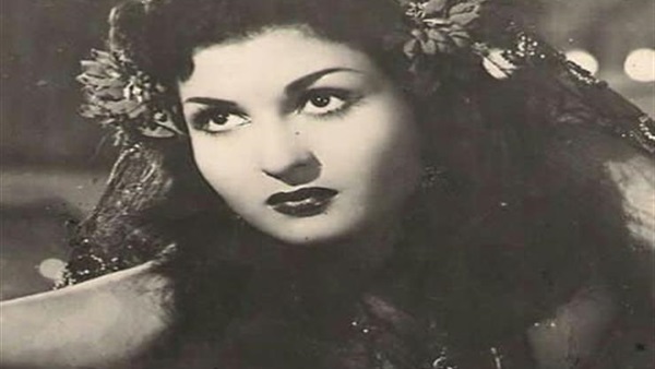  نعيمة عاكف 