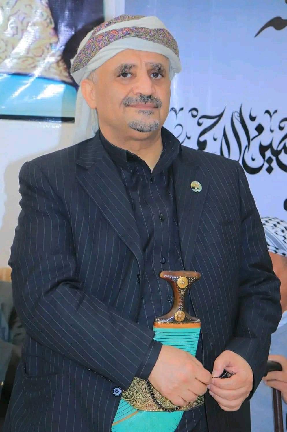 اليمن : السيرة الذاتية لشيخ مشايخ حاشد الجديد وانتمائه السياسي !..تعرف عليها 