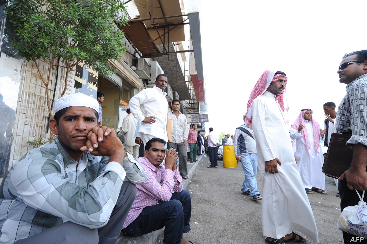 تعرف على شروط الانتقال الجديدة من عمل إلى أخر في السعودية بعد إلغاء نظام الكفيل