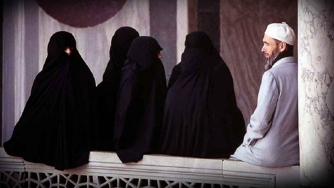 أستاذة بجامعة الأزهر تعلن عن مفاجأة : تعدد الزوجات مصلحة للرجل والمرأة لهذه الأسباب !