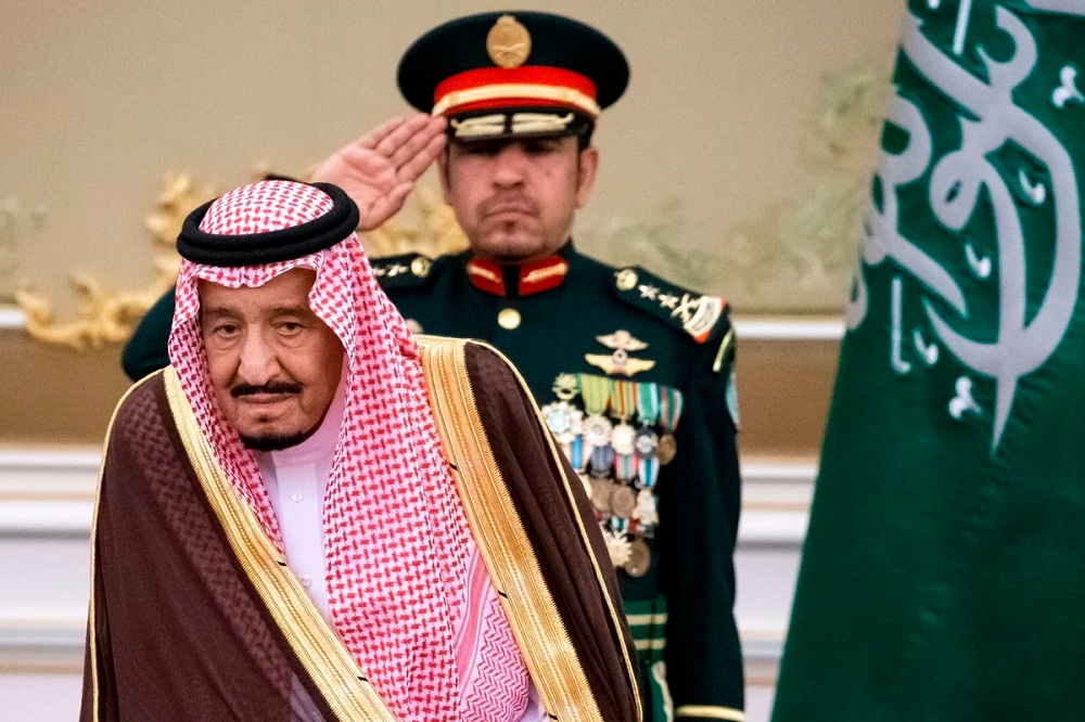 عاجل : قرار تاريخي للعاملين بالسعودية.. الإعلان عن قائمة جديدة من المهن للعمل بها بدون كفيل!