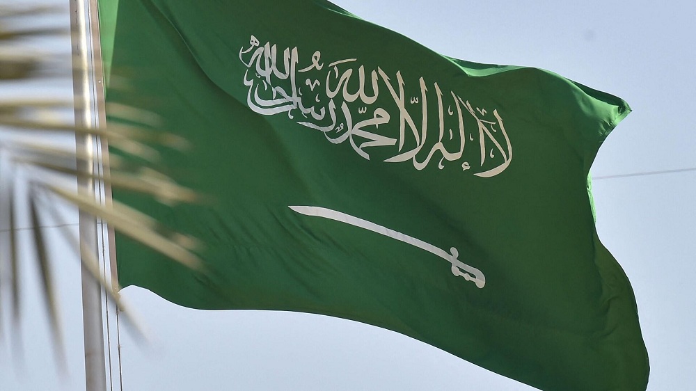 ماهو السبب الحقيقي الذي جبر السعودية على استدعاء القائم بأعمال السفارة لهذه الدولة وامهلتهم مهلة بسيطة لمغادرة البلاد فوراً؟ 