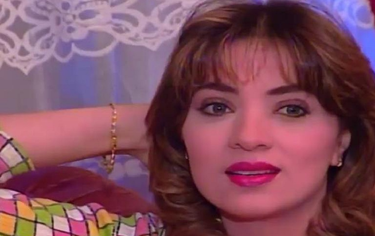 الفنانة مونيا