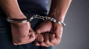 شاهد..القبض على فتاة سعودية داخل مستشفى وهي تعمل هذا الشئ الصادم مع احد الصيادلة