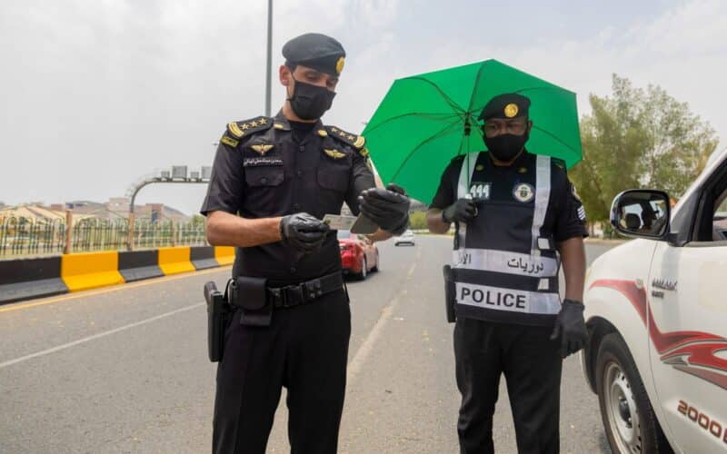 قرار مفاجئ من السعودية بمنع الوافدين من قيادة السيارة حتى لو كان لديهم رخصة قيادة.. والسبب صادم