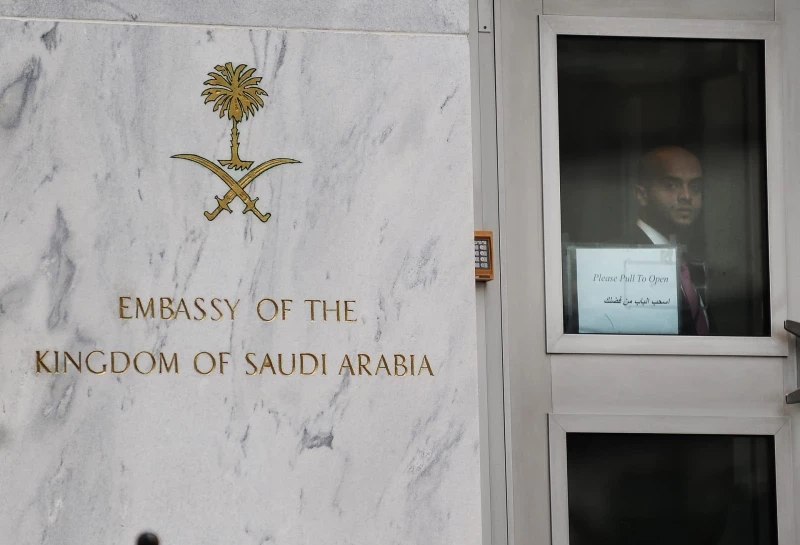 لهذا السبب المفاجئ السفارة السعودية تعلن تعليق كافة أعمالها في الولايات المتحدة الأمريكية