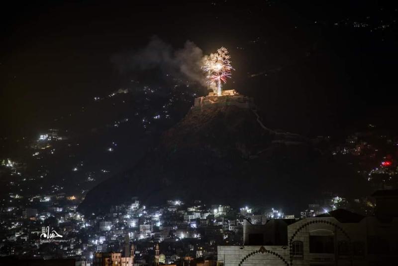 الجماهير اليمنية تشعل جميع المدن بالأهازيج واطلاق الألعاب النارية والتبريكات لأسود الأطلس..شاهد