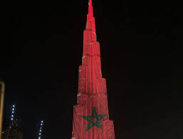 شاهد أعلى برج في العالم يتزين بعلم المغرب بعد تأهل الأسود لنصف نهائي المونديال