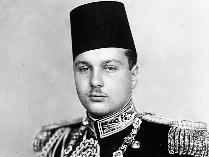  حذاء هذه الفنانة الشهيرة كان الباشوات يشربون الويسكي فيه والمفاجأة في قصة لقاءها الأول مع الملك فاروق 
