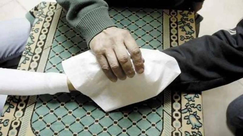 فيس بوك يكشف سر أخفاه طبيب مصري شهير على زوجته طيلة 24 عاما