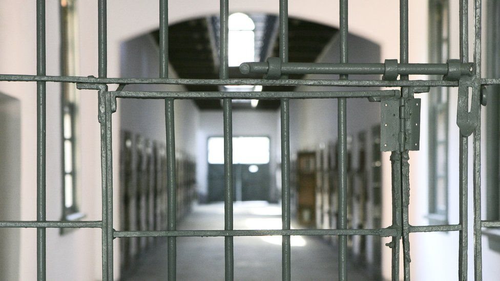 صدمة قاتلة بعد قطع رقبته... شاهد شاب سعودي محكوم عليه بالاعدام رفض الصلاة قبل تنفيذ القصاص