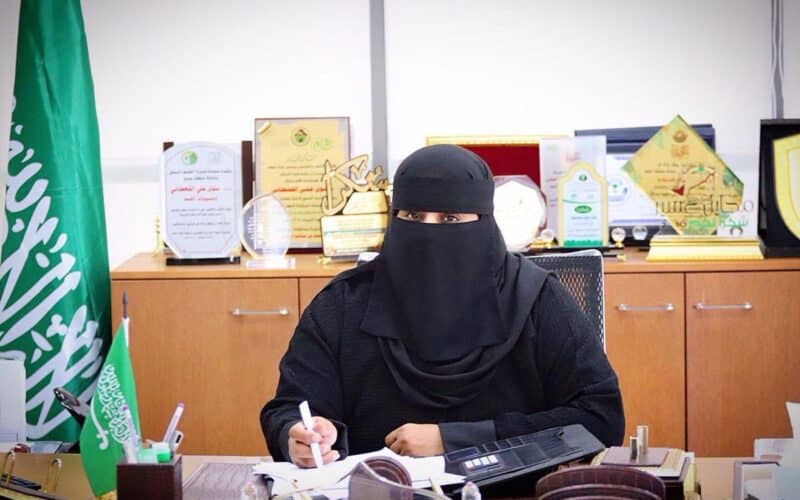 مديرة مدرسة سعودية تصدم المعلمات وتعترف لهن بزواجها من زوج إحداهن مسياراً ..لن تصدق النهاية الكارثية!