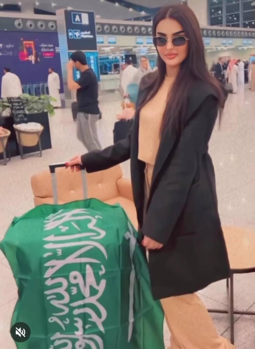 رغم جمالها اللافت للأنظار؛ ملكه جمال السعودية كشف أعمال غير متوقعه كانت تقوم بها فاجئة الجميع!