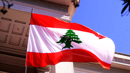 فيديو يثير ضجة كبيرة في لبنان لمربّيتين عنفتا الأطفال في دار للحضانة .. صادم!