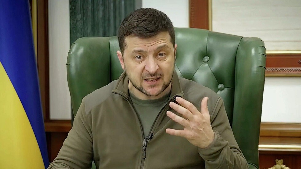 الرئيس الامريكي جو بايدن يهاجم الرئيس الأوكراني ويطلق عليه وصف غير لائق .. تفاصيل