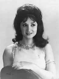 الفنانة لبلبة
