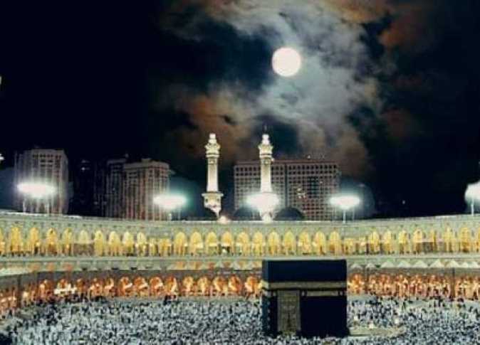 للمرة الثانية  سماء السعودية يشهد ظاهرة فلكية غريبة خاصة فوق الكعبة ..شاهد 
