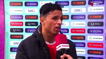 شاهد اول فرد من بعثة المنتخب يعتذر للجمهور اليمني بعد الخسارة بالخمسة ويكشف عن امر يتعلق صادم بالمسؤولين