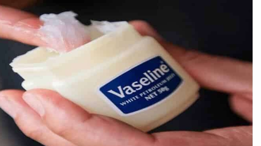 معجزة الفازلين..معجزة للقضاء على الشيب نهائيا وبدون رجعة في دقائق..تعرف على طريقة الأستخدام المذهلة