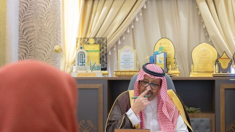 أمير سعودي يتثير تفاعل كبير في مواقع التواصل برده بثلاث كلمات على امرأة مديونة بمبلغ ضخم