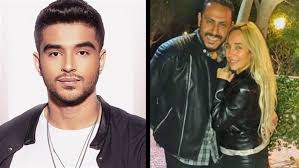 خالد الفايد و هاني محروس مع زوجته