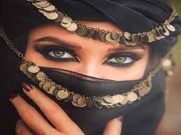 رجل سعودي لم يشاهد وجه زوجته نهائياً رغم إنجابه 5 أبناء .. كيف ؟!