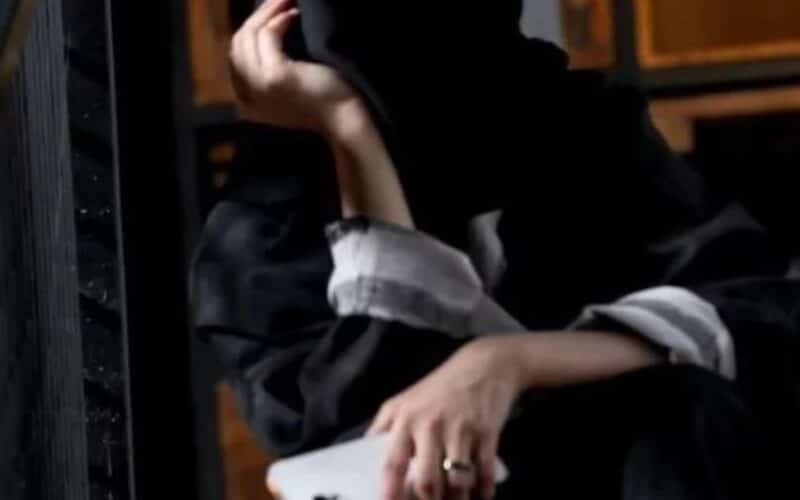 سعودية تطلب من صديقتها التواصل مع زوجها اختبارا له لتكون هذه النهاية الصادمة 