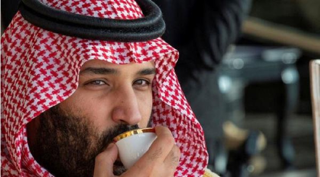 رقم يفوق الخيال ..لن تصدق سعر الكوب الذهبي الذي يتناول به ولي العهد السعودي الأمير محمد بن سلمان قهوته