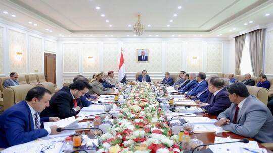 اليمن : مصادر تكشف عن  تغييرات ستشهدها حكومة الشرعية بينها  تغيير اثنين من الوزراء