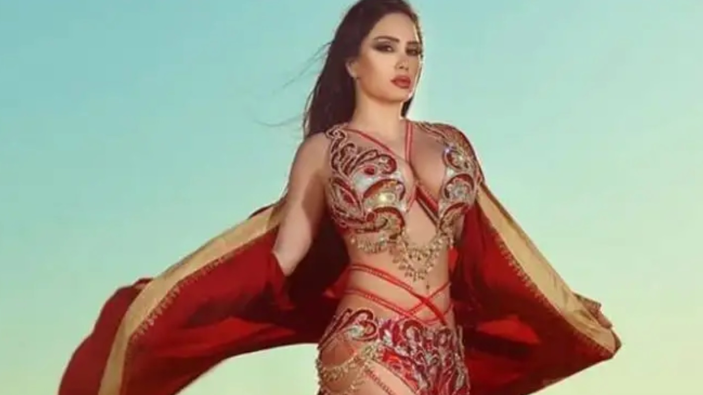 الراقصة اللبنانية إليسار