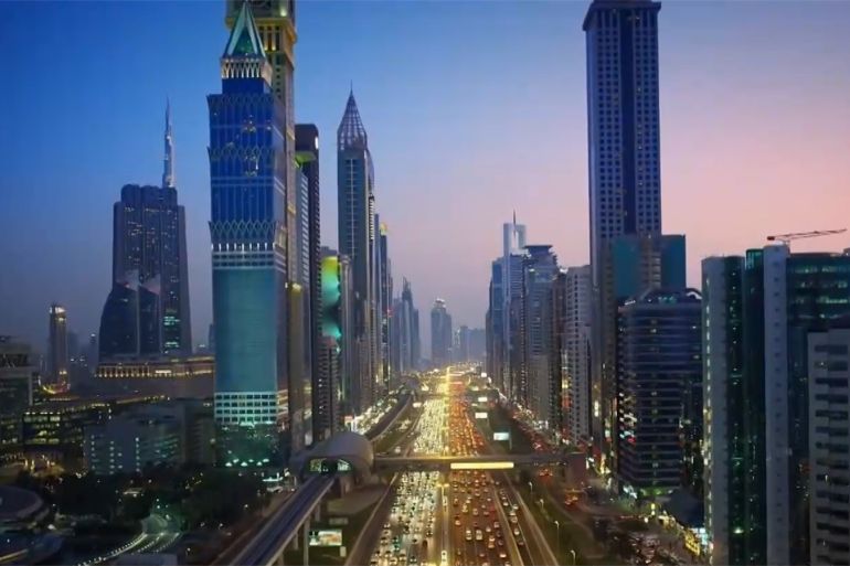 لو شغال فى الإمارات.. تعرف على الرواتب المتوقعة لكل وظيفة..أرقام لا تصدق