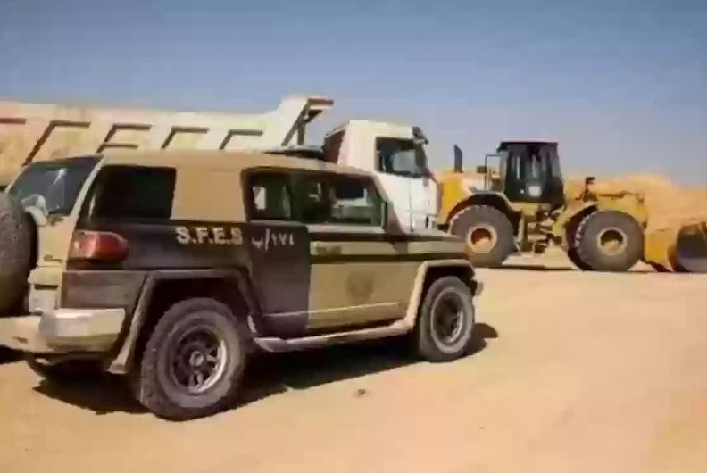 قوة سعودية  نوعية تقبض على 7 مقيمين من هذه الجنسيات لمزاولتهم هذا النشاط 