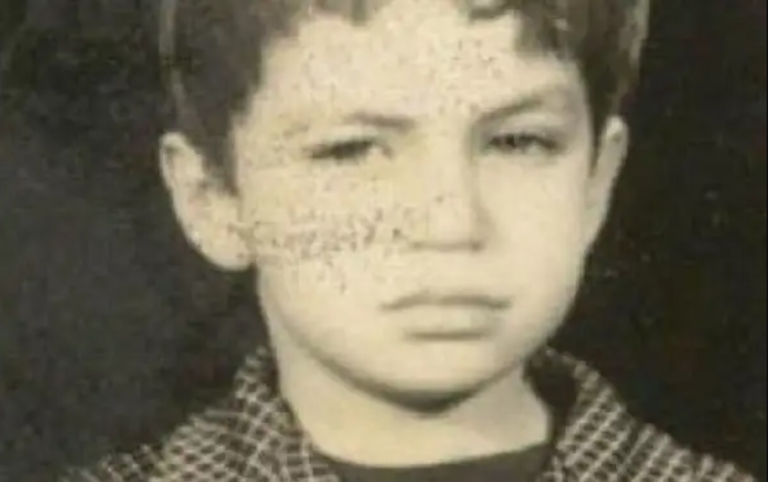 الفنان شريف منير في طفولته