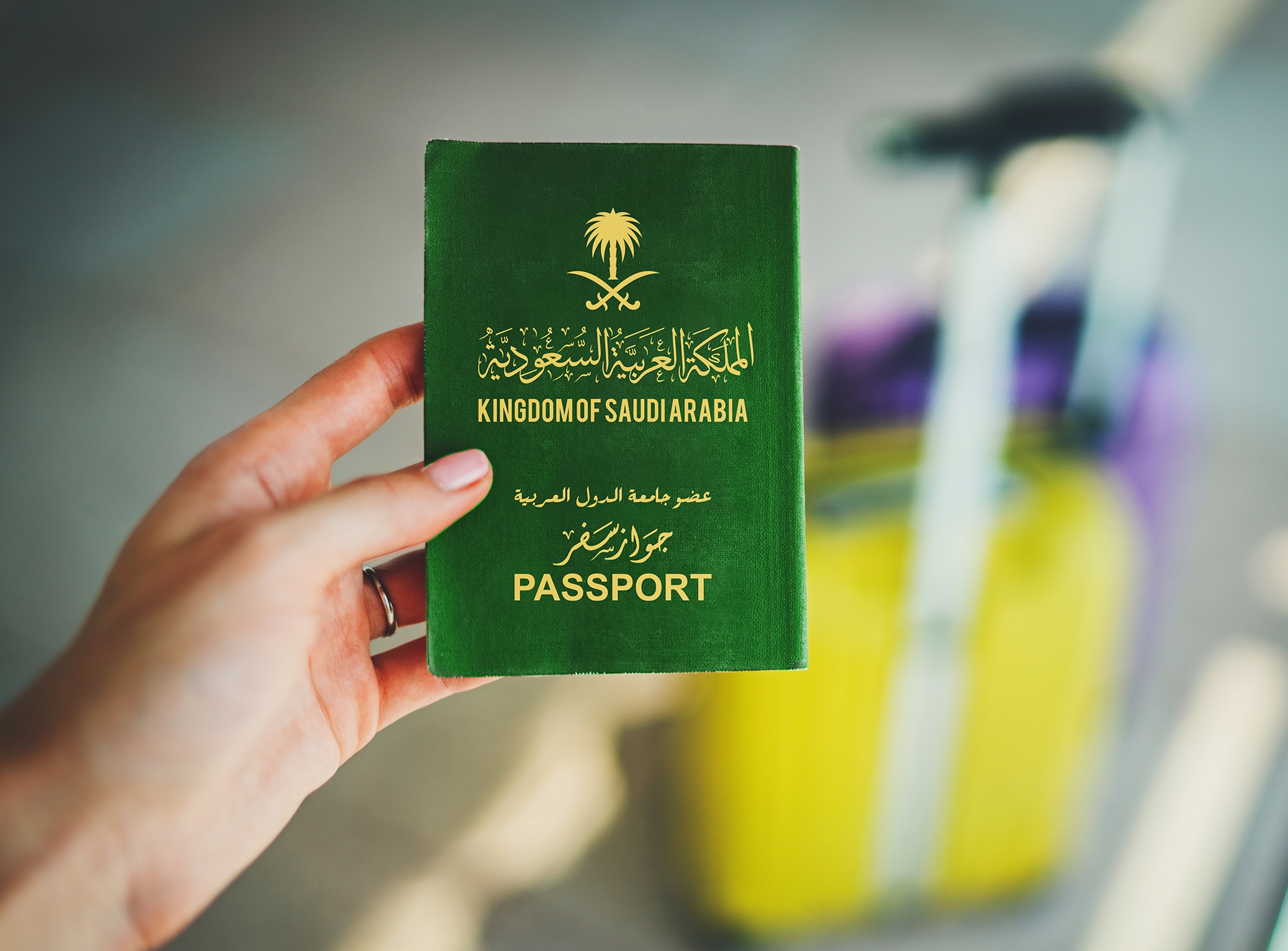 لجميع المقيمين اضمن الجنسية السعودية في جيبك فقط قم بهذه الإجراءات واحصل عليها فوراً