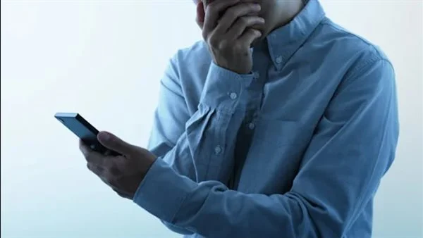 يتسلل لمنزل مديره و وضع كاميرا مراقبة في غرفة النوم بغرض ابتزازه .. وحين شاهدها اكتشف الصدمة الغير متوقعة؟