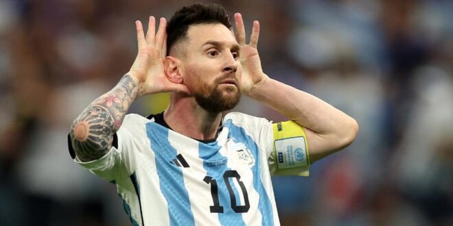 شاهد مشجع يمني يتعدى الخطوط الحمراء في حب ميسي ويدلي بتعليق اغضب كل اليمنيين ..لن يتقبل عقلك ماقالة!