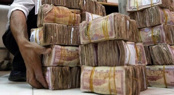 تعرف على أسعار صرف الريال اليمني أمام العملات الاجنبية في هذه اللحظات ..السعر الان 