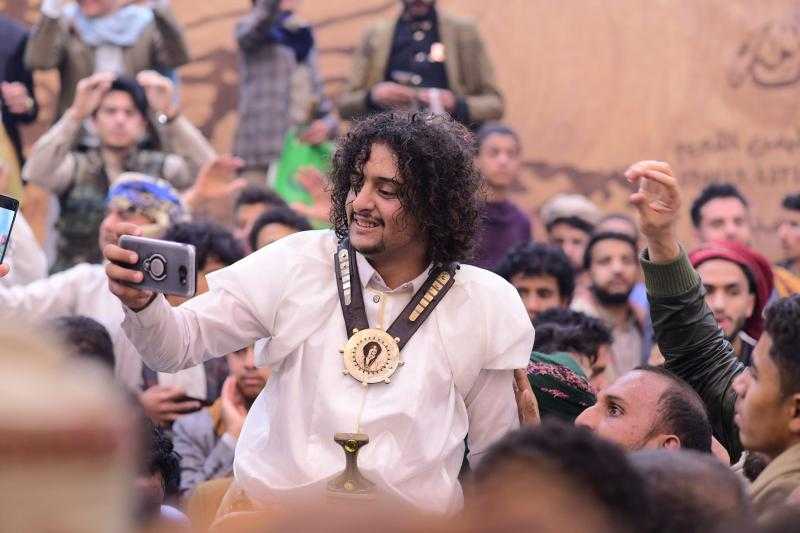 شاهد ..زفاف اسطوري مذهل للفنان اليمني قارع الطبول ملاطف حميدي 