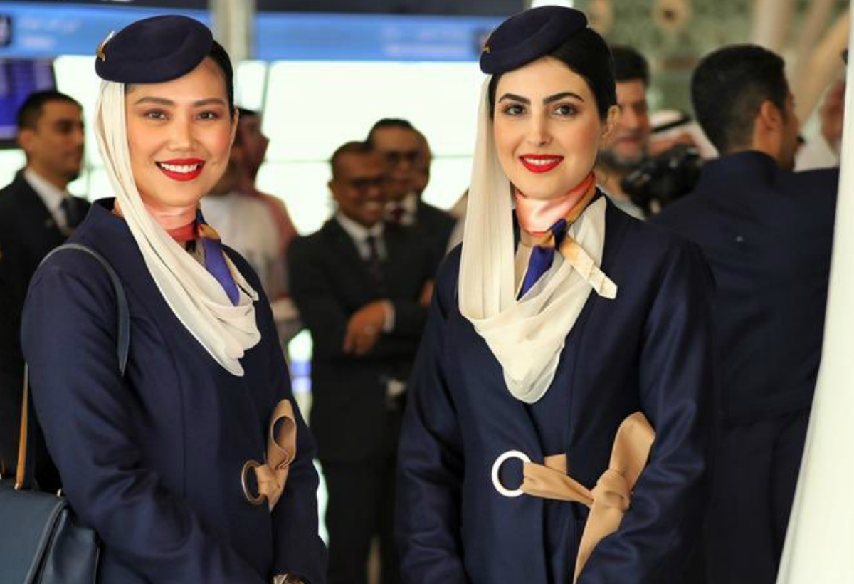 السعودية : اعلان من الخطوط الجوية يثيرغضب السعوديين..والمجتمع يجبرالشركة على حذفة