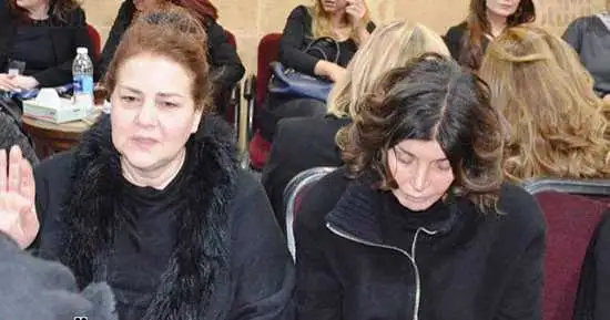 دلال عبدالعزيز