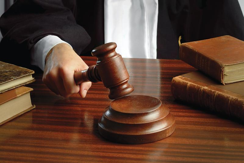 هكذا كان مصير خمسيني هتك عرض طفلة عربية داخل مركبته ..السجن 11 عاماً والإبعاد !