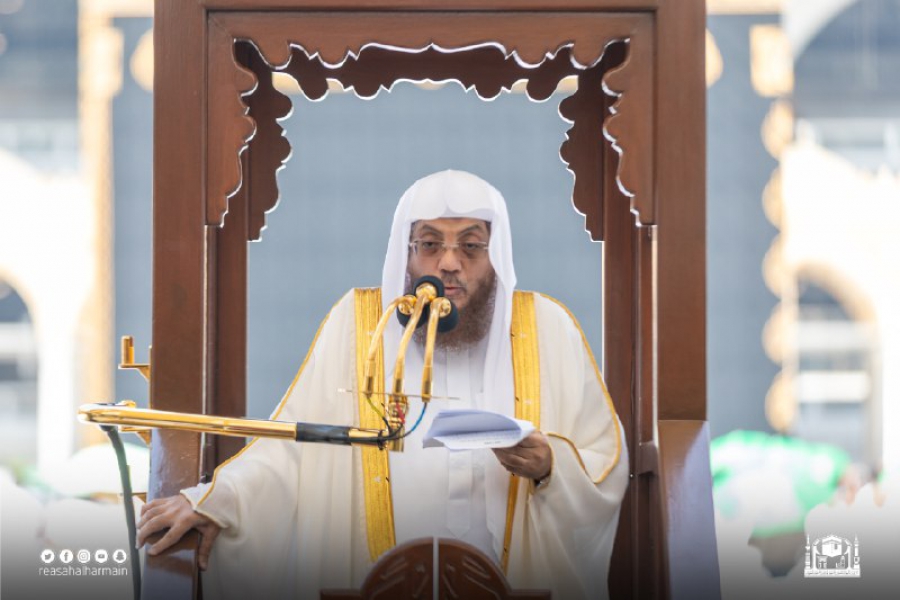  تحذير يطلقه خطيب الحرم المكي بالسعودية من هذا الأمر الخطير والشائع الذي يقع به الزوجين ويبطل زواجهم!
