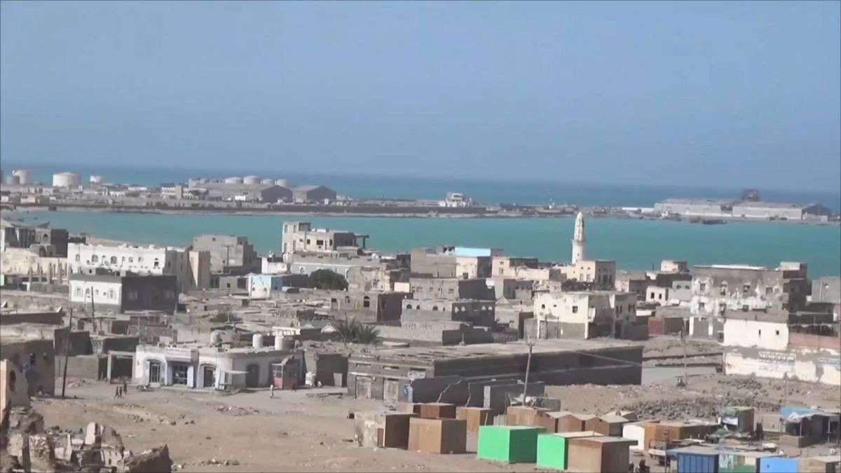 تفاصيل صادمة بشان منع إدخال جثمان متوفي إلى أحد مساجد في محافظة يمنية ورفض الصلاة عليه لهذا السبب ..شاهد