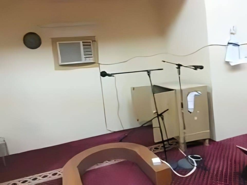 شاهد.. القاء القبض على إمام مسجد في العاصمة السعودية الرياض.. ما فعله لا يُتوقع وصدم الملايين !!