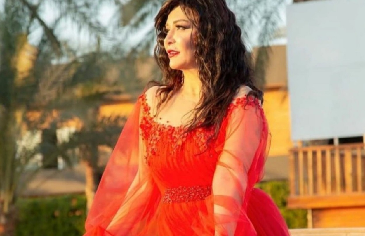 هذه الفنانة الحسناء الوحيدة التي « قبلها » عادل إمام بإذن من زوجته .. لن تصدق من تكون ؟
