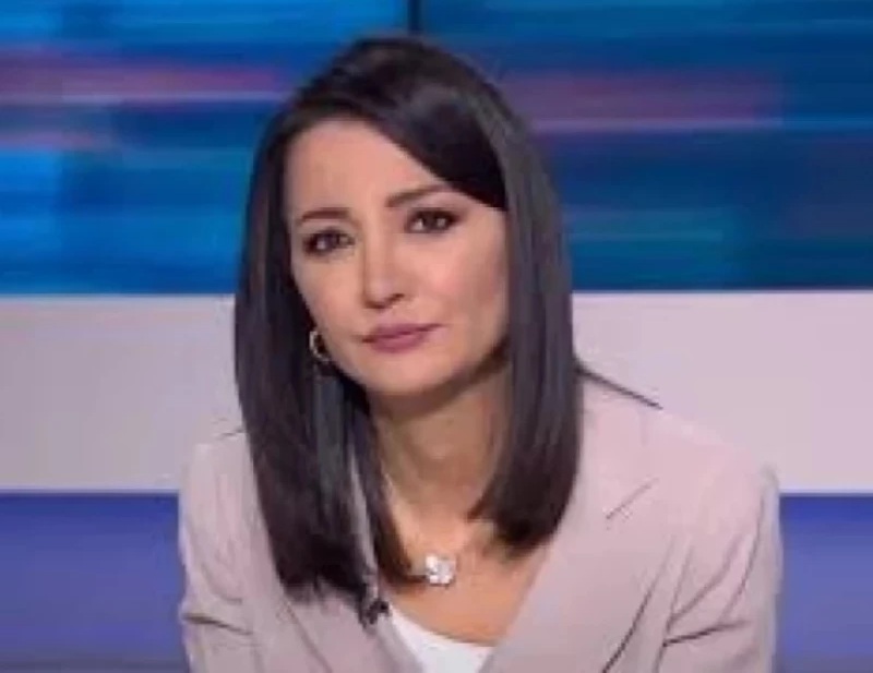 فضيحة مدوية..قناة الجزيره تطرد المذيعة غادة عويس وتمنعها من الظهور على شاشتها.. إليكم الصور والتفاصيل.!