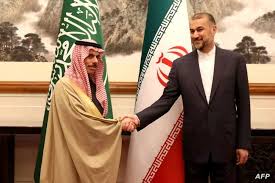 وصول وزير الخارجية الإيراني إلى السعودية (صور)